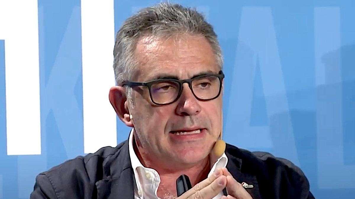 Pregliasco: "Ci sono segnali epidemiologici positivi, ma facciamo ancora attenzione, a marzo speriamo di andare al 100% della capienza stadi"