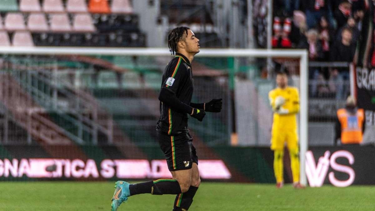 UFFICIALE - ENEM IN PRESTITO ALL'ETHNIKOS ACHNAS