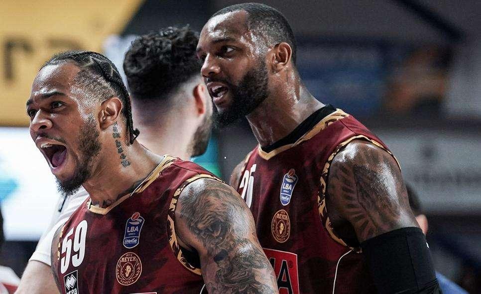 Reyer-Reggio Emilia 83-75: l'Umana pareggia i conti. Si va al PalaBigi 