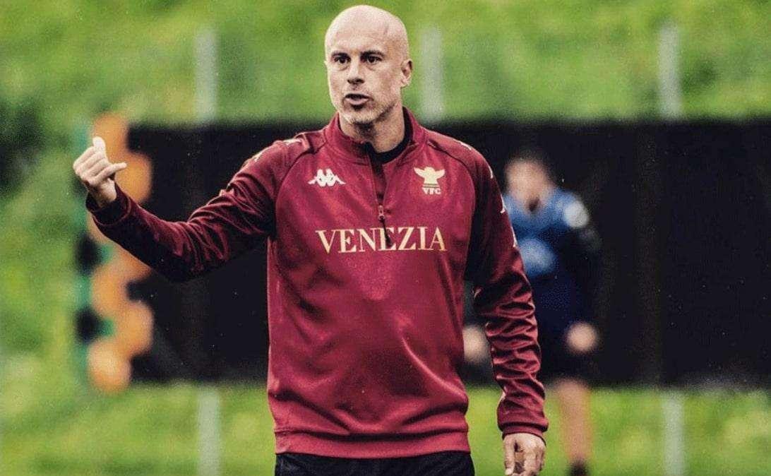 Addio a Zanetti, sarà l'allenatore della Primavera a traghettare il Venezia in questo finale