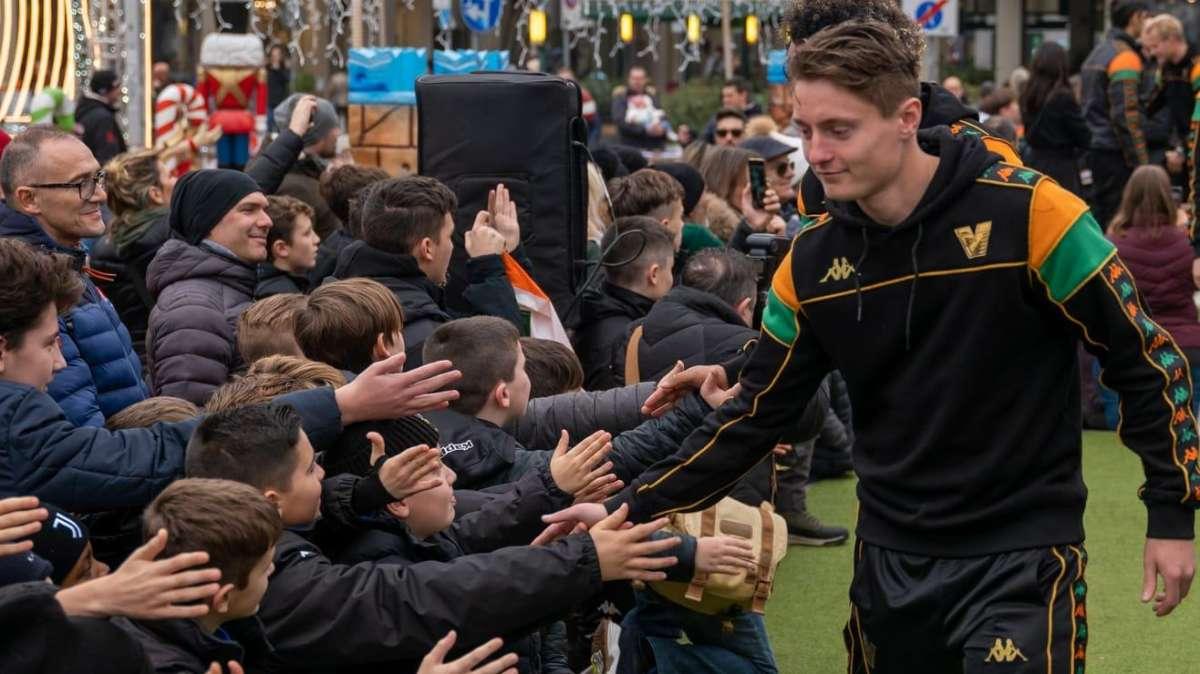 Stasera Andersen e Gytkjaer ospiti del club "Alta Marea" al Marciano Pub