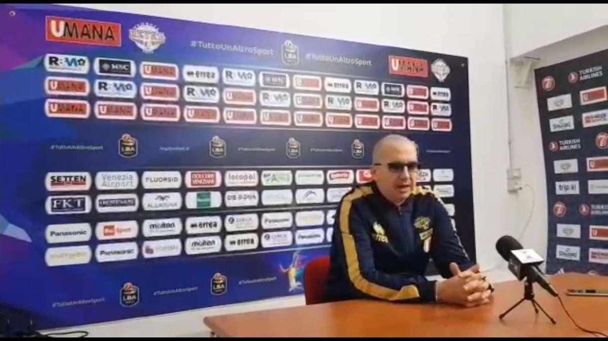 De Raffaele, conferenza: "Milano in casa partita molto importante per noi non avendo mai vinto in trasferta"