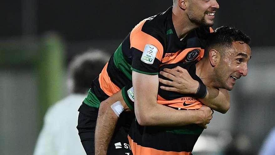 UFFICIALE: Molinaro prolunga il contratto, firma un triennale