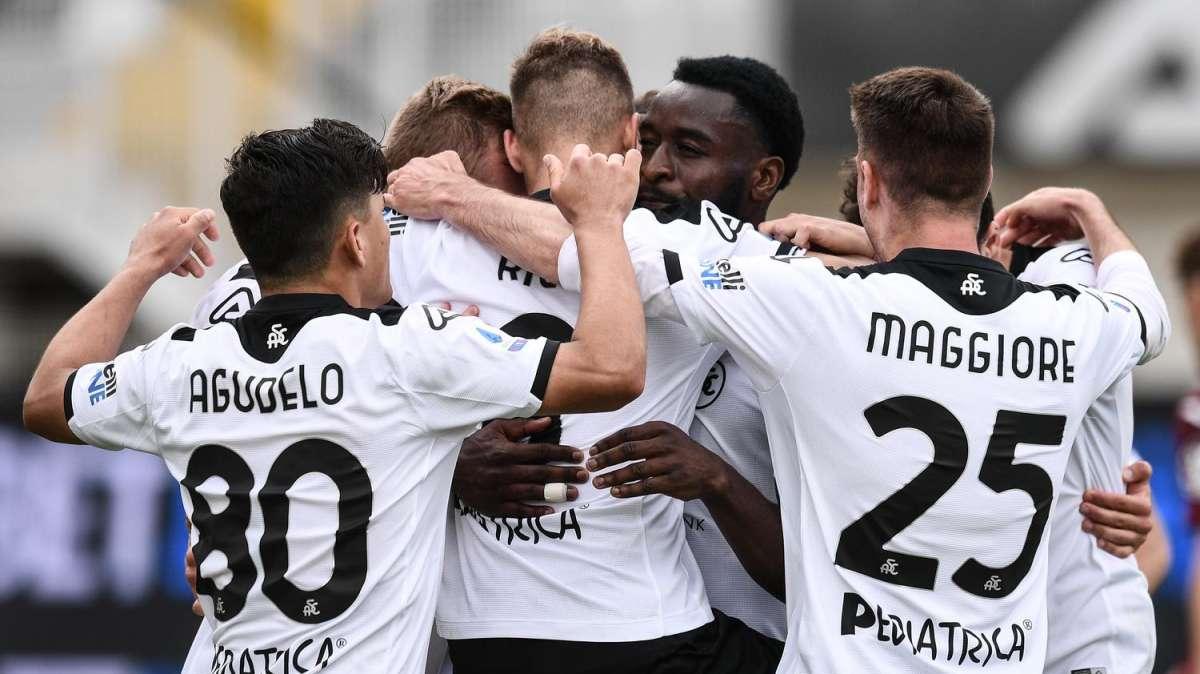 La classifica aggiornata: clamoroso successo dello Spezia a San Siro con il Milan