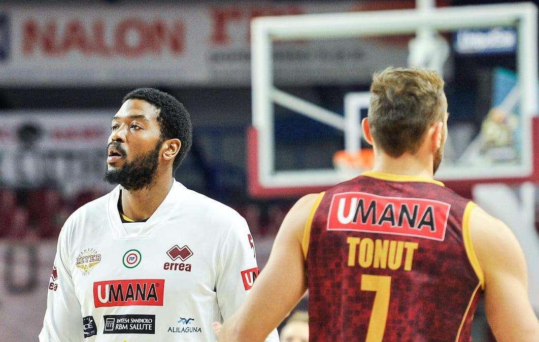 Reyer Venezia-Varese, le pagelle: De Nicolao, Stone e Tonut sugli scudi