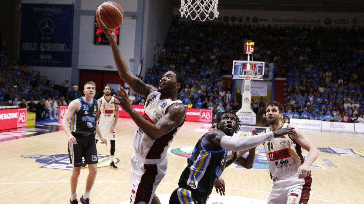 La Reyer sbanca Cremona e fa sua gara1 per 80-87