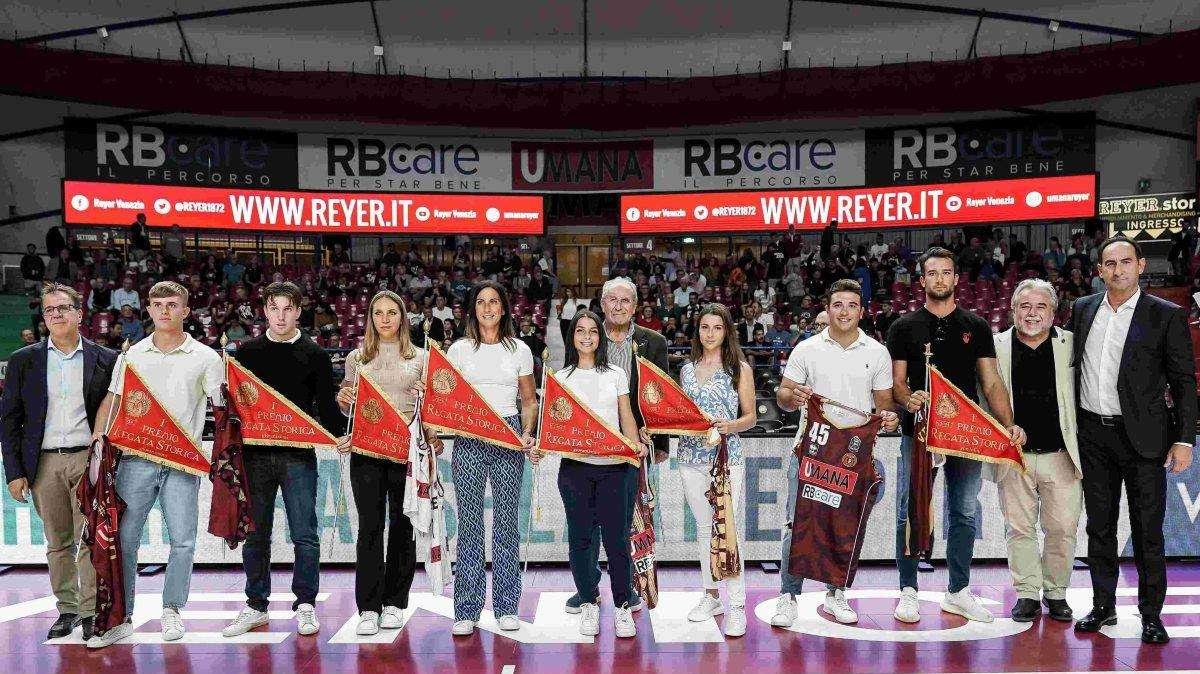 La Reyer Venezia premia i vincitori della Regata Storica