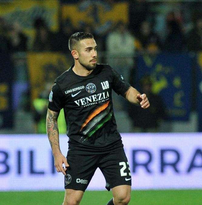 L'ex Falzerano potrebbe finire al Benevento nell'ambito di uno scambio con Iemmello