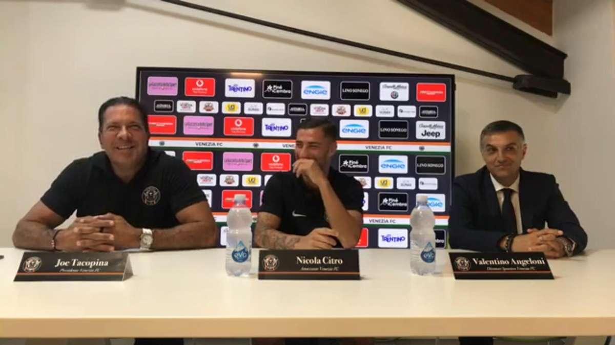 La presentazione di Citro: "Sono una seconda punta, mi adatto al compagno, in B sempre fatto bene", Tacopina: "Felici dell'acquisto, sulla B bisognerebbe pensare al bene comune"
