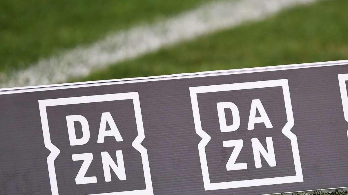 Dazn ridiscute l'asse con Tim. Doppia utenza a prezzi più alti per vedere la Serie A