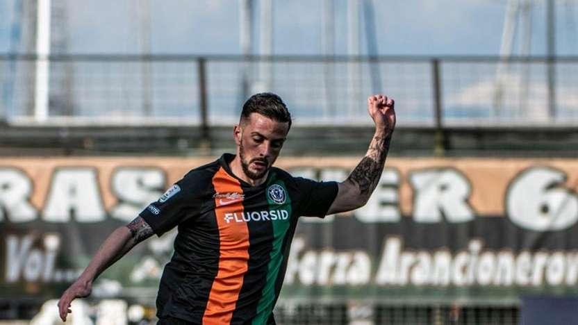 Il Pescara pensa a due ex Venezia per sostituire il partente Crecco