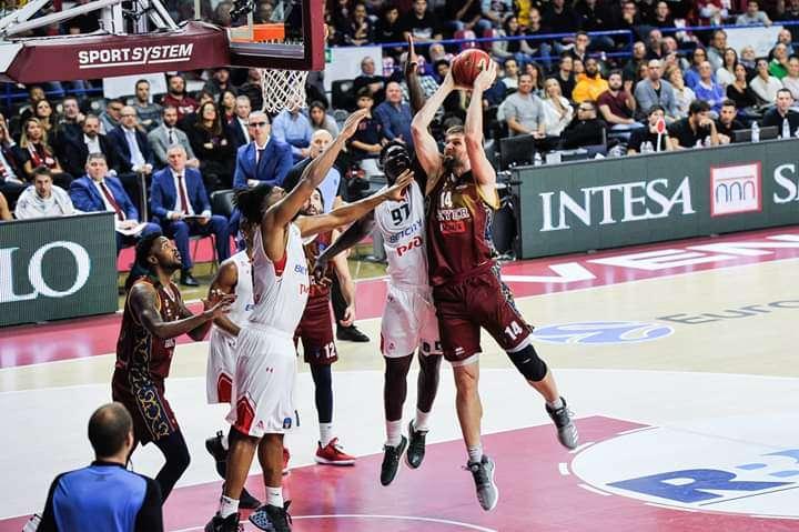 Dentro il campo: una serata difficile per la città di Venezia, una vittoria importante, un Vidmar gigante