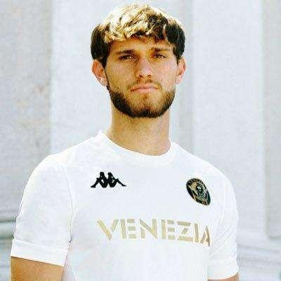 Tessmann: "Sono molto contento di aver dato il mio contributo alla vittoria, la dedica è per i tifosi, hanno vissuto un momento difficile a inizio stagione"