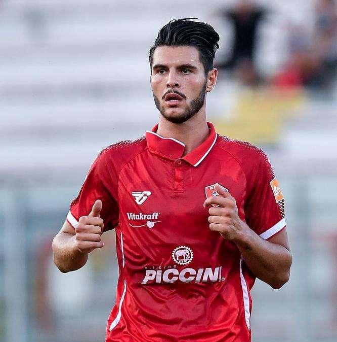 Mentre Gavioli e Fiordaliso vanno in under 20, in under 21 c'è un veneziano, che purtroppo non gioca nel Venezia, ovvero Marco Carraro