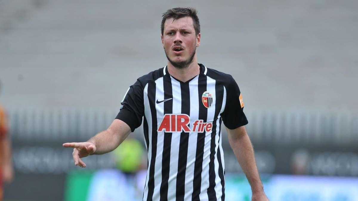 Brescia-Ninkovic, forse già finita, un sacco di rumors extracalcistici intorno al serbo