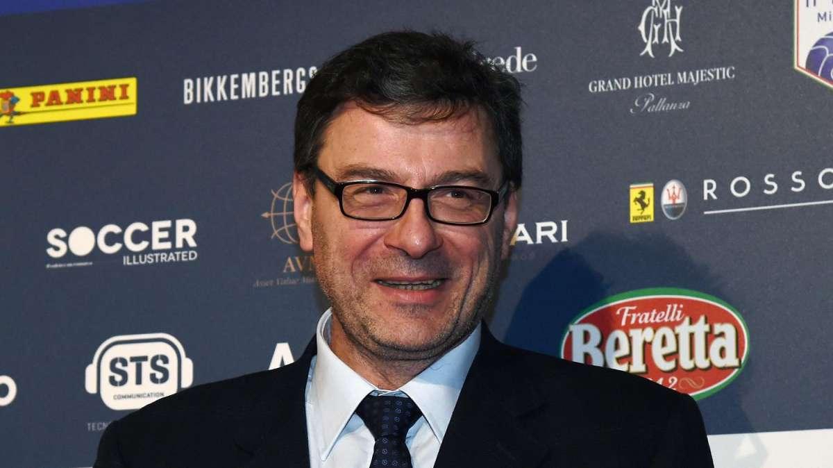 Incontro Giorgetti-DAZN, le richieste: stop ai disservizi e no ai cambi regole in corsa, impegno del Governo contro la pirateria