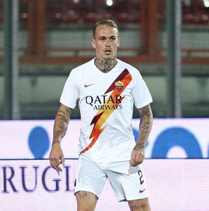 Karsdorp verso il ritorno al Feyenoord, il giocatore in Olanda per le visite mediche. VIDEO!