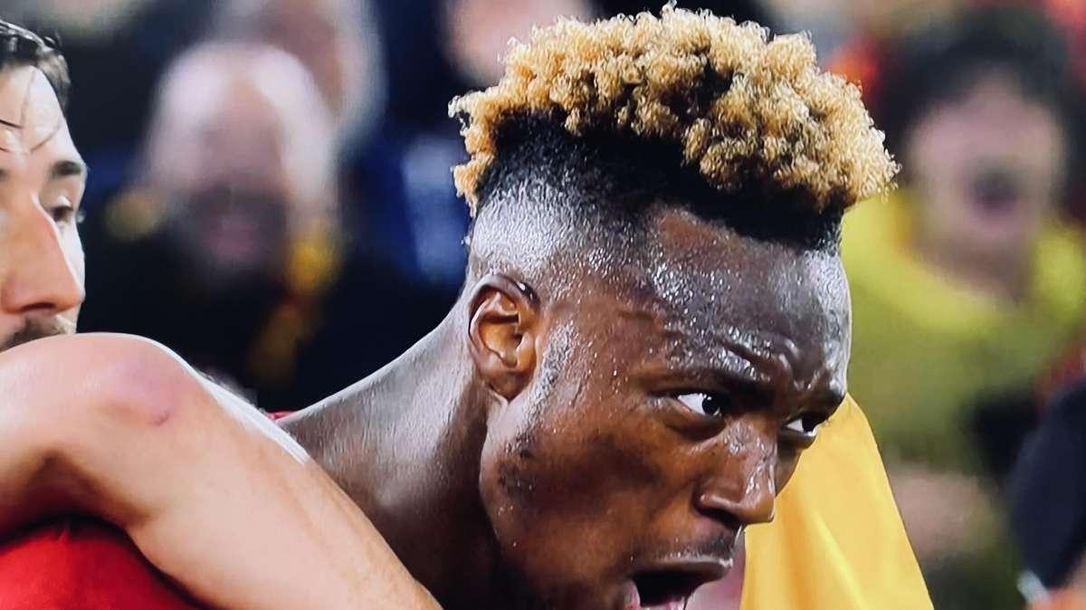 Abraham segna il gol numero 400 della Conference League. In finale si contende il titolo di cannoniere con Dessers