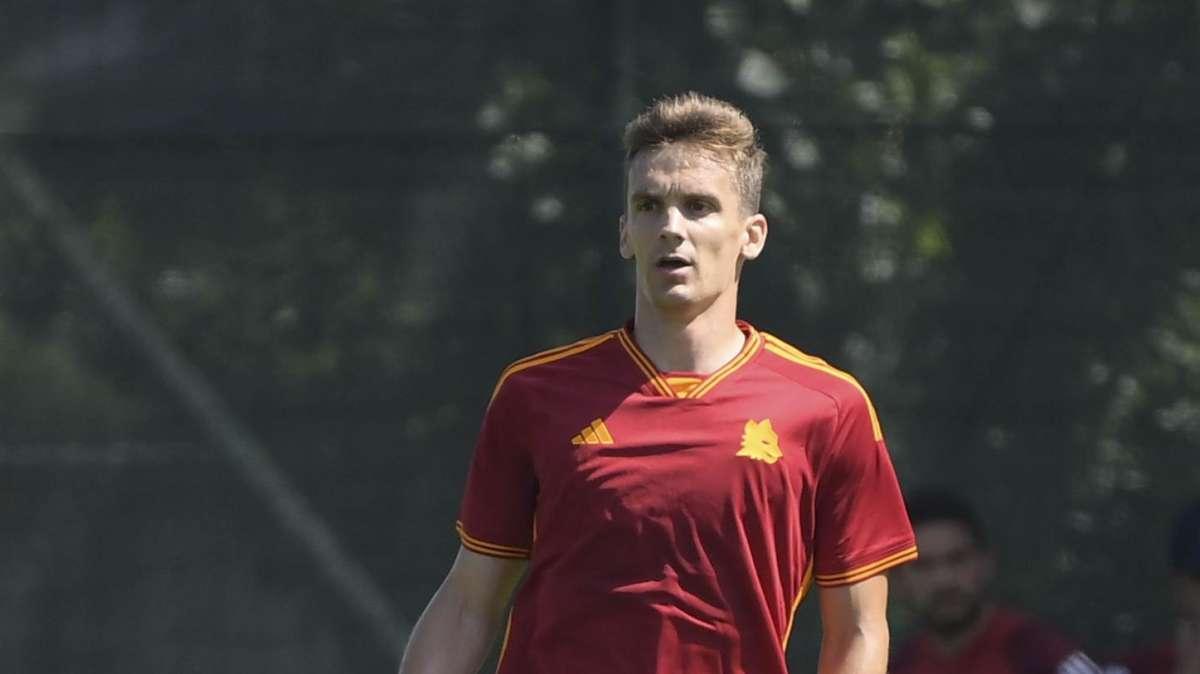 Roma-Estrela Amadora 4-0 - La gara sui social: "Aouar parla la stessa lingua di Dybala. Che piedino Llorente"