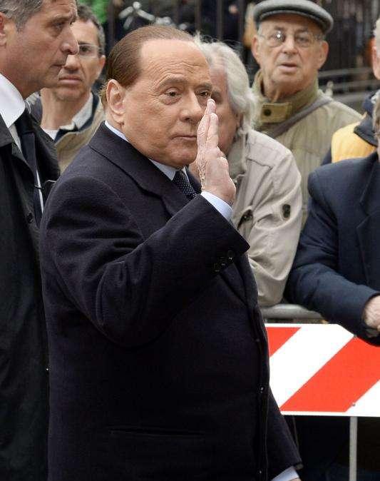 Milan, Berlusconi: "Se continuiamo a giocare così, non ci danno più soldi"