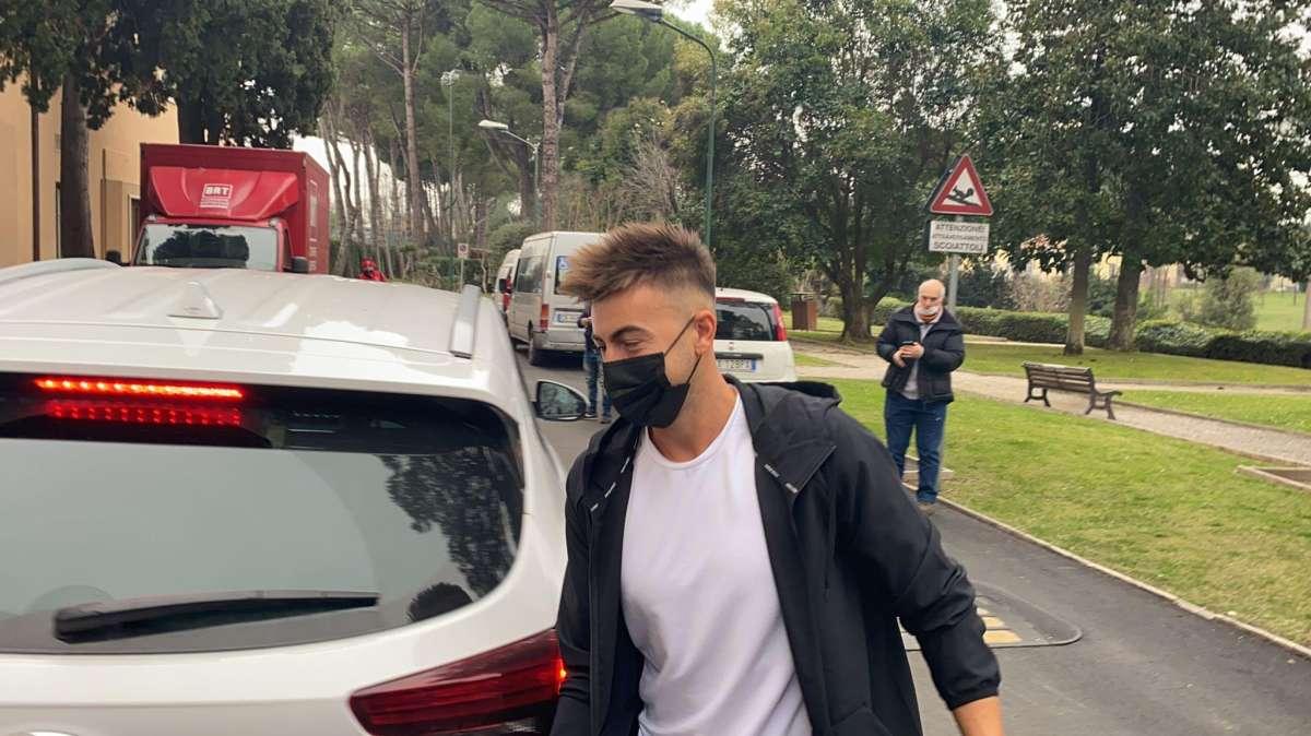 El Shaarawy celebra il ritorno nella Capitale: "Me sei mancata". Nainggolan: "Bentornato", Strootman: "In bocca al lupo Faraone"