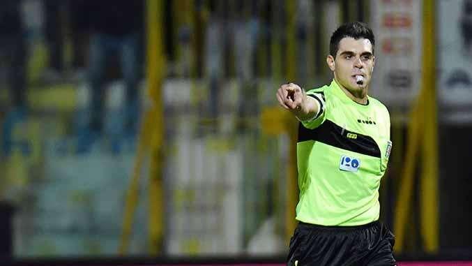L'arbitro - Secondo fischietto al debutto consecutivo. Pochi cartellini, ma risultati da over con il Crotone. Di Paolo al VAR è sinonimo di 0-2 casalingo