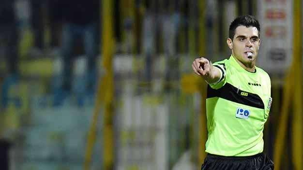 Roma-Crotone 5-0 - La moviola, fuori area il fallo su Pedro. Silent check per un presunto mani di Molina. Regolare il gol di Mayoral