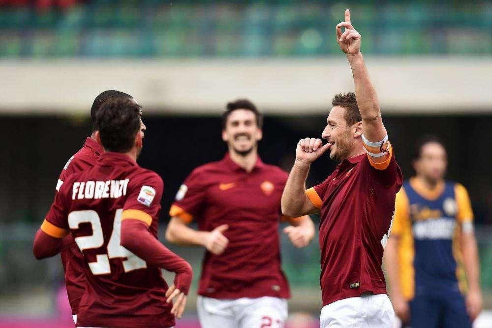 Accadde oggi - Dall'Olanda 4000 euro per la Barcaccia. Al Qaddumi: "La passione per il calcio e per la Roma mi hanno spinto a fare questo passo". La Roma pareggia a Verona