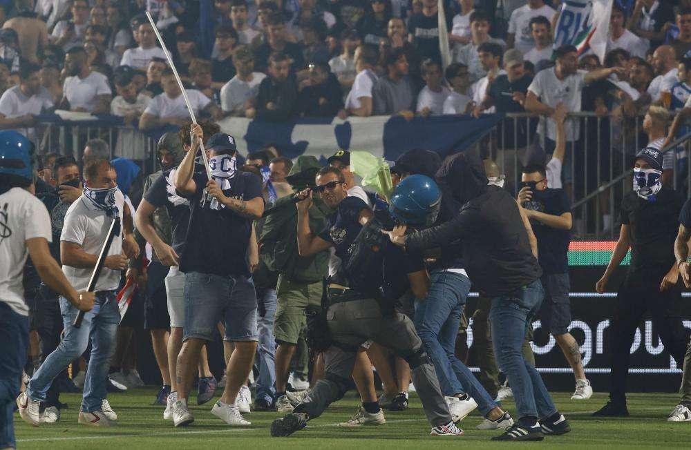 Caos playout B, sconfitta 0-3 e 2 gare a porte chiuse al Brescia