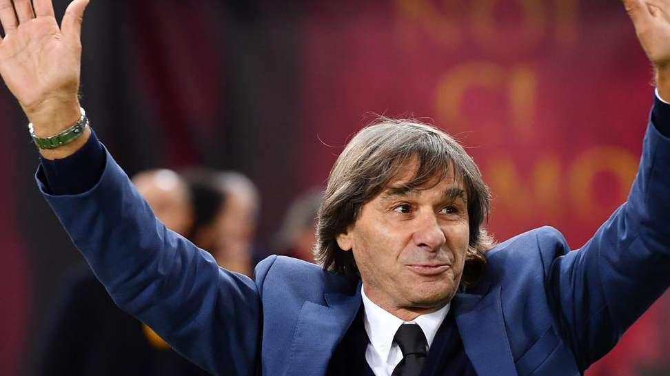 Bruno Conti rende omaggio a Maradona nei Quartieri Spagnoli. VIDEO!