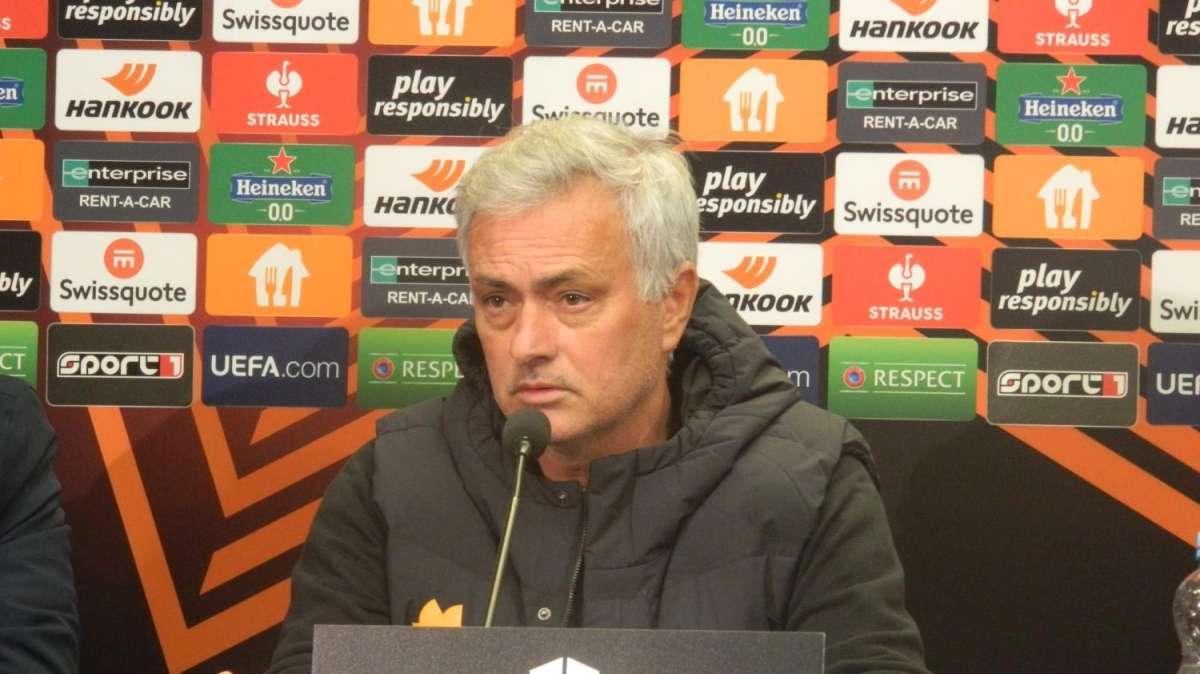 Servette-Roma, il programma della vigilia: alle 12:30 la rifinitura a Trigoria, alle 18:45 la conferenza di Mourinho e Llorente