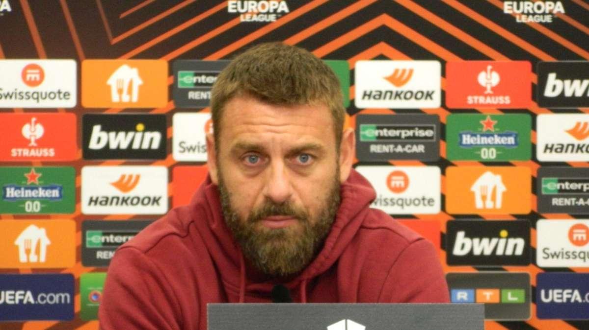 Conferenza stampa - De Rossi: "Dybala gioca? Ne voglio parlare bene con lui. Serviranno forza mentale, pazienza, attenzione e grande cuore. Le parole di Gasperini? Ora non ne parlo"