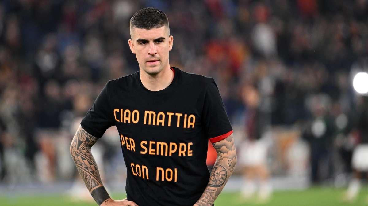 Roma-Milan, maglia speciale per Mancini durante il riscaldamento per ricordare Mattia Giani: "Per sempre con noi". FOTO!