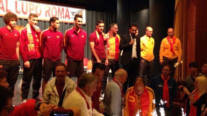Festa UTR - De Sanctis: "Vi assicuriamo il massimo impegno". Garcia: "Siamo qui perché amiamo la Roma, faremo di tutto per portarla in alto". FOTO! VIDEO!