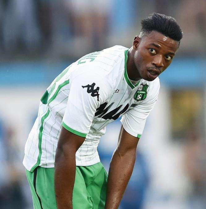 Sassuolo, frattura composta al perone della gamba sinistra per Adjapong: out contro la Roma?