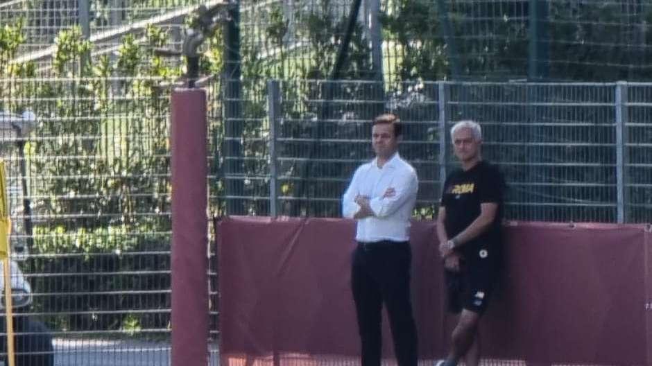 VG - Primavera, Mourinho e Tiago Pinto seguono da bordocampo Roma-Sassuolo. FOTO!