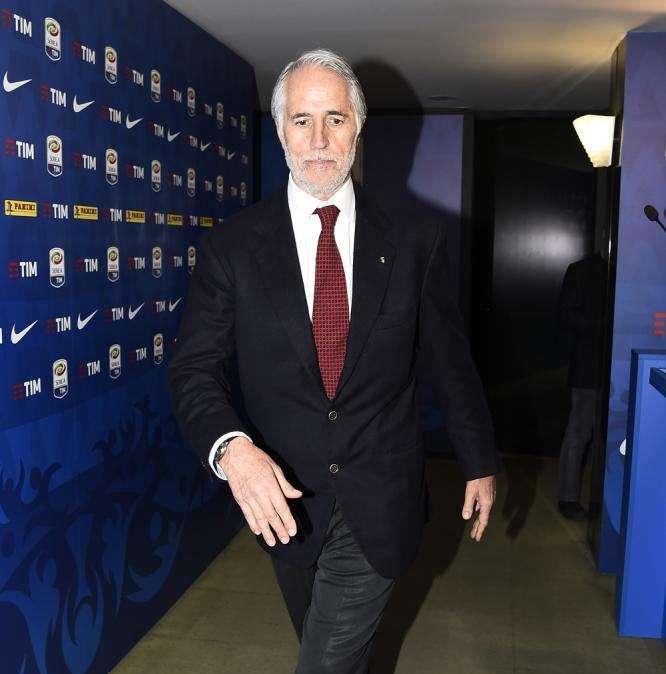 Malagò: "La Roma deve provarci in Champions"