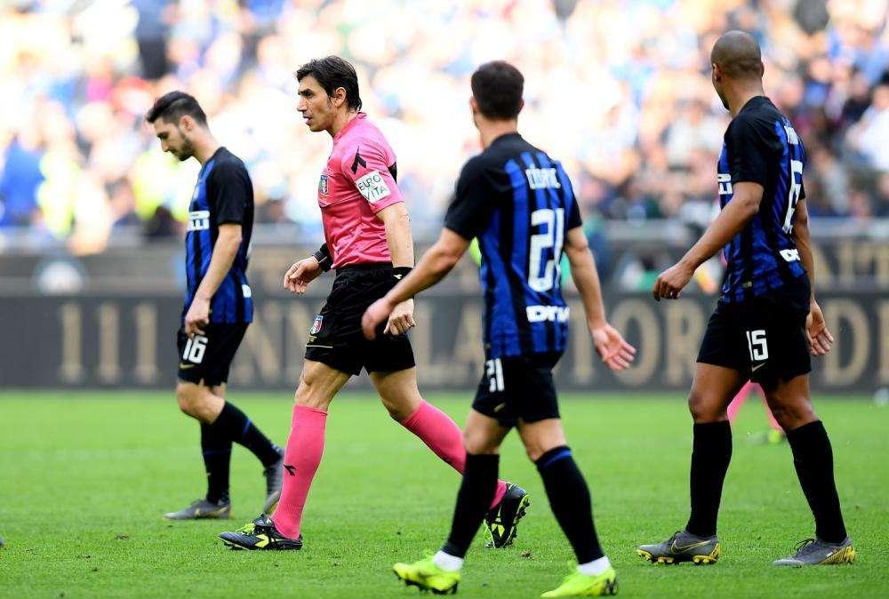 L'arbitro - Nerazzurri imbattuti da 6 anni a San Siro con Calvarese. L'ultima volta Kolarov segnò grazie alla goal line technology