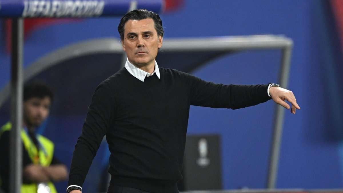 Montella in visita al “Fulvio Bernardini”: abbraccio e foto con Gasperini