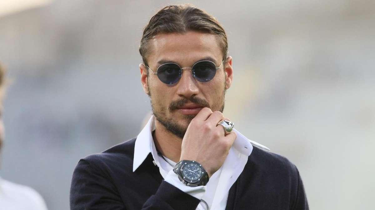 Osvaldo shock, in lacrime annuncia: "Lotto contro la depressione". Paredes: "Forza Dani, tutto andrà bene". VIDEO!