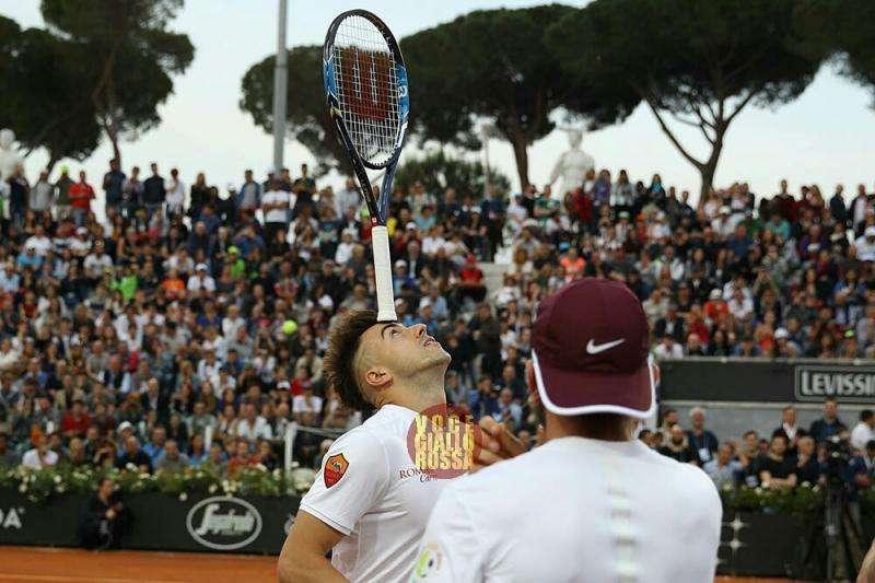 El Shaarawy, foca con la racchetta. FOTO!