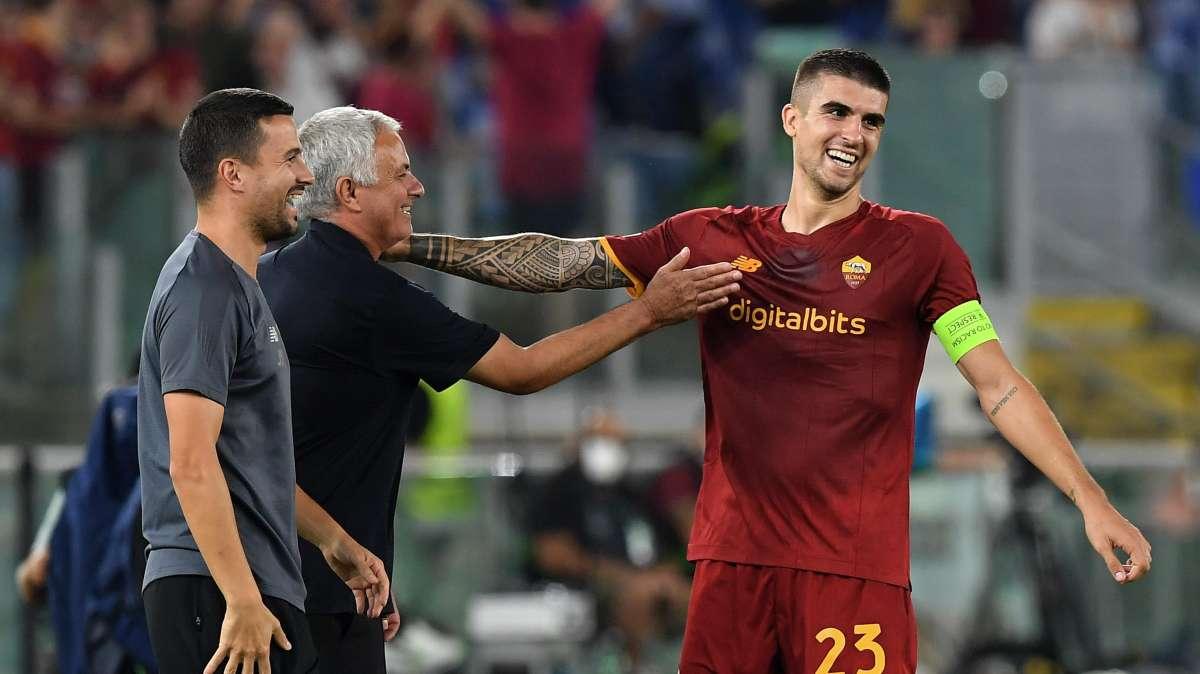 Mourinho scherza con Mancini: "Gli avevo detto di non andare in area di rigore, ma poi ha segnato"