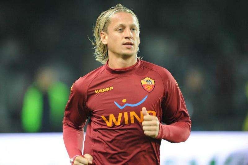 Accadde oggi - Clamoroso attacco a Totti da parte dell'Inter. Mexes: "Ho deciso in inverno di lasciare la Roma"