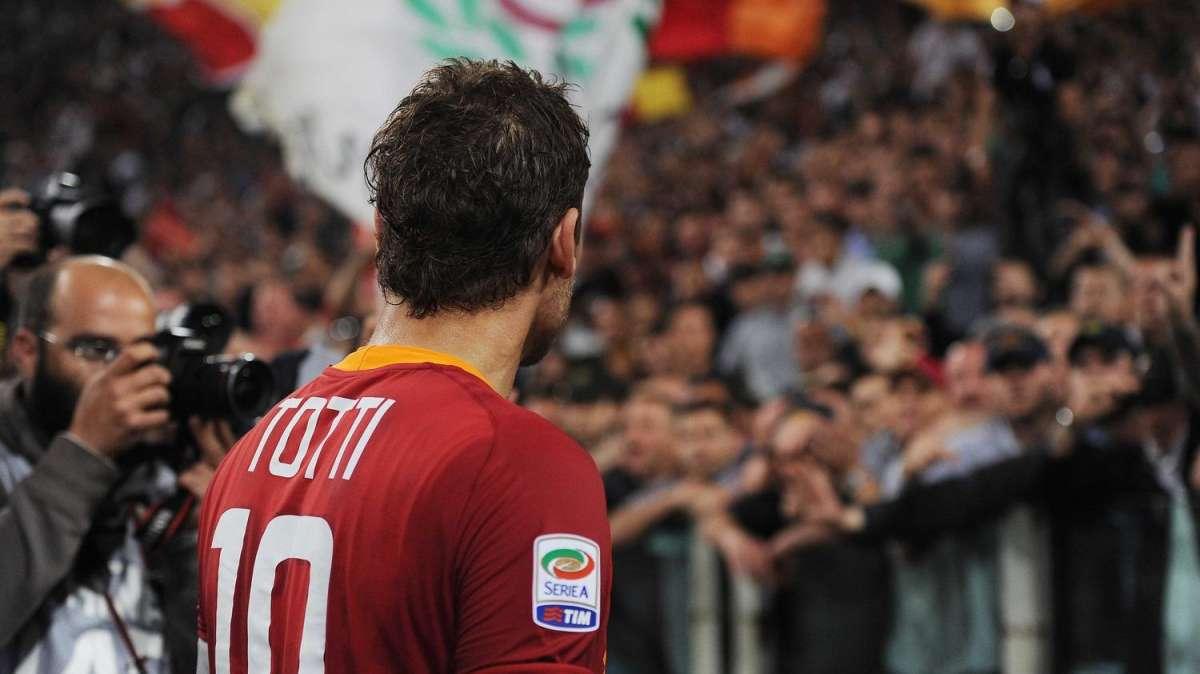 LA VOCE DELLA SERA - Roma-Napoli 2-2, Luis Enrique: "Obiettivo è fare punti". Baldini: "Credo ciecamente nel tecnico, piuttosto vado via io". Totti sotto la Sud a fine gara
