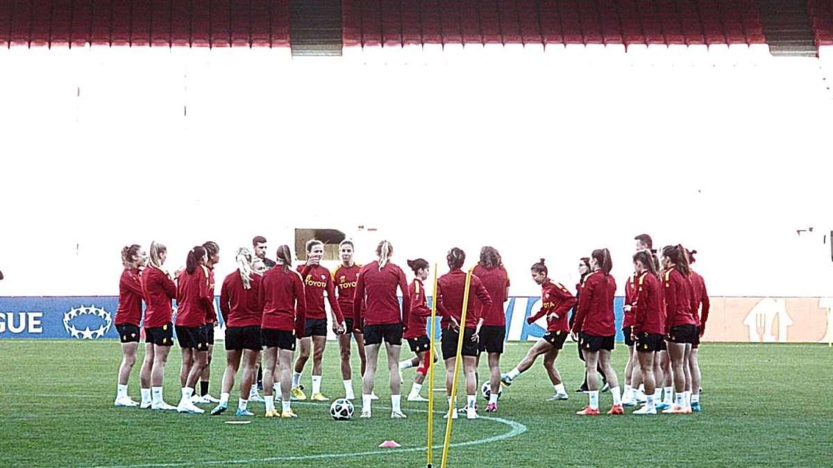 CAMP NOU - La rifinitura delle giallorosse. FOTO! VIDEO!