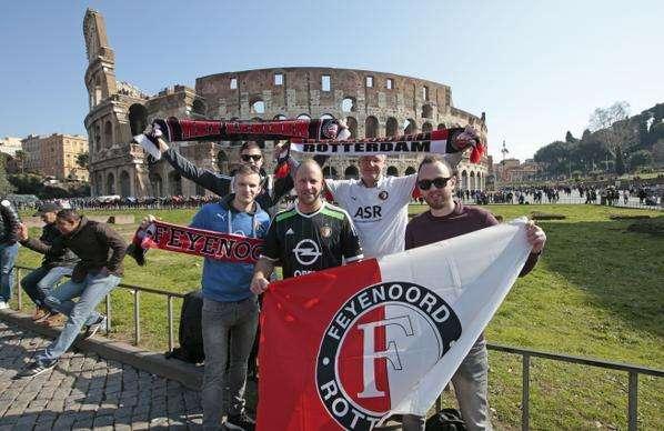 Twitter Feyenoord - Tifosi olandesi al Colosseo. FOTO!