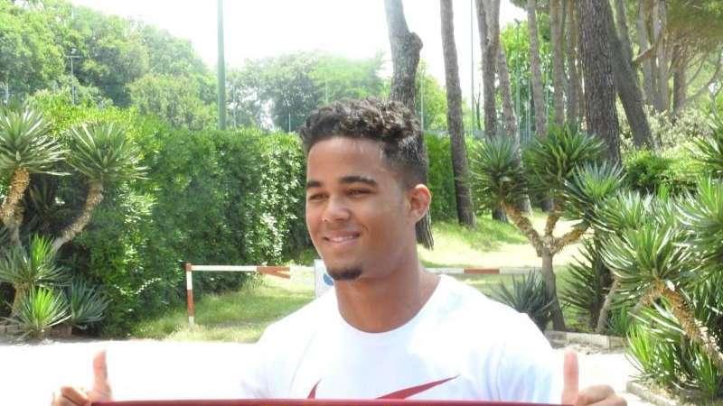 Kluivert: "La Roma è il club perfetto per me, voglio alzare l'asticella sempre di più. Dzeko tra i migliori"