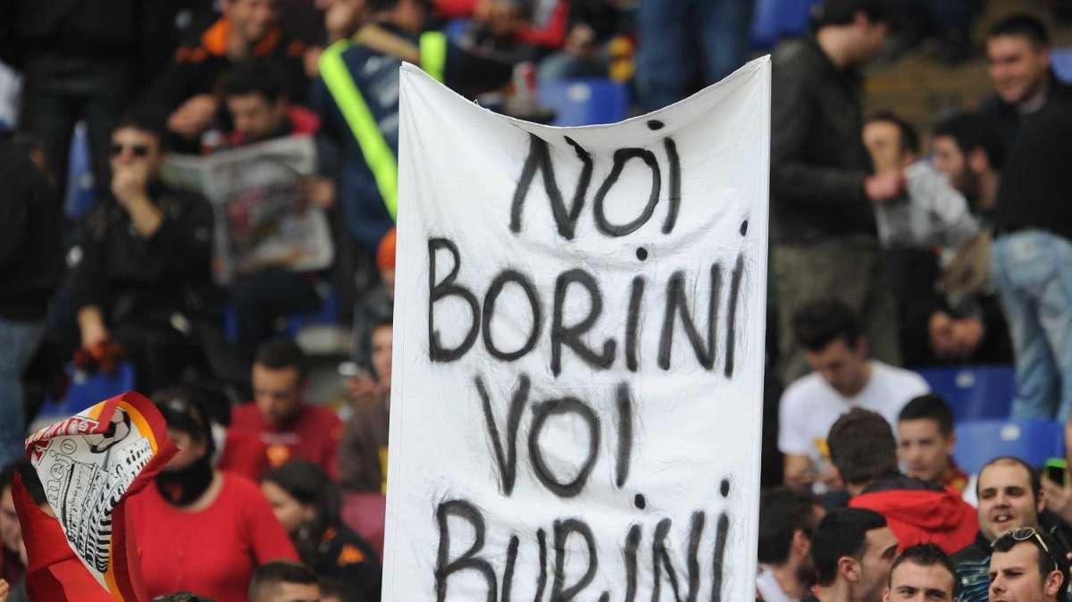 DERBY - Tutti gli striscioni della Sud: "S.S. Lazio 1900..tifosi!, "A Roma siete ospiti", "Lamela ve morde Pjanic Pjanic" FOTO!