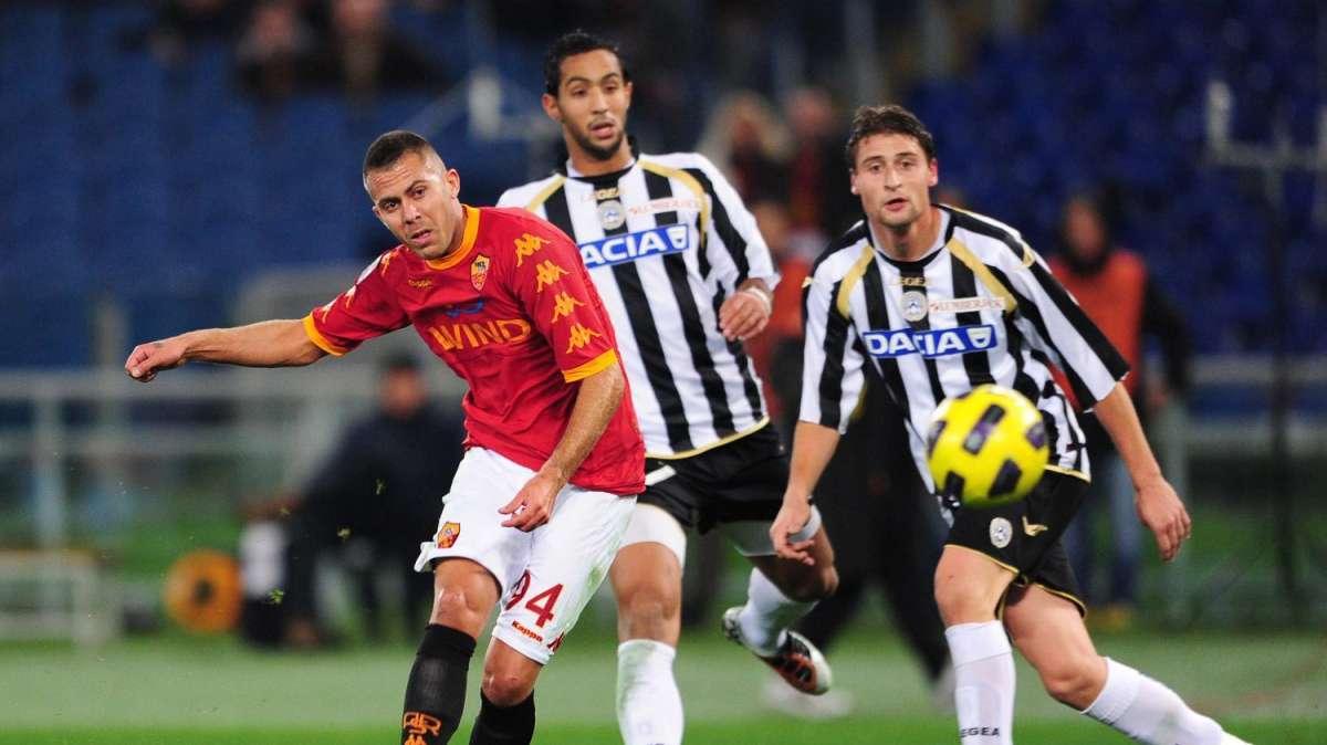Accadde oggi - La Roma: "In corso contatti con potenziali investitori". Di Francesco: "Il derby? Quando entrammo per fare il riscaldamento sotto la curva mi tremavano le gambe". Pannes e Baldissoni in Curva Sud. La Roma batte l'Udinese