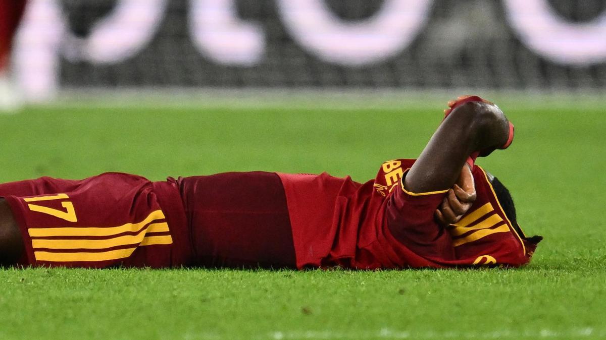 Immagine strip L'attesa dei tifosi n.1